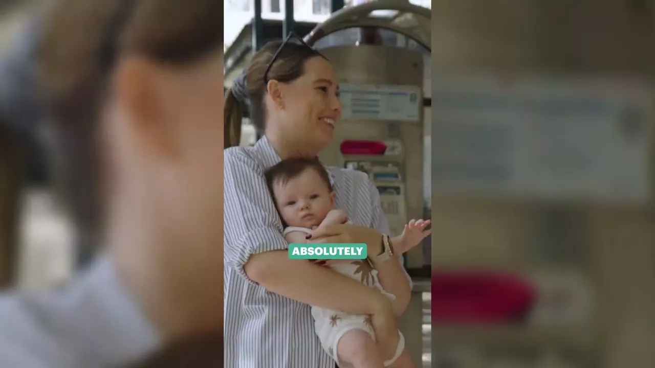 Huggies 'Baby Banter' with Holly