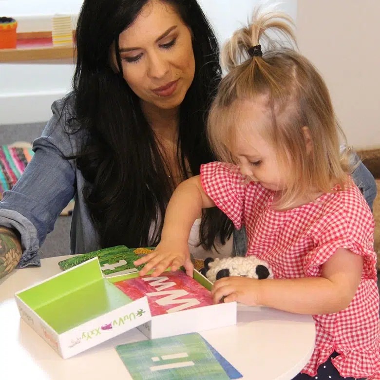 toddler learning to read