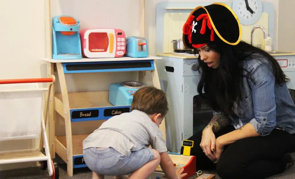 toddler learning to count