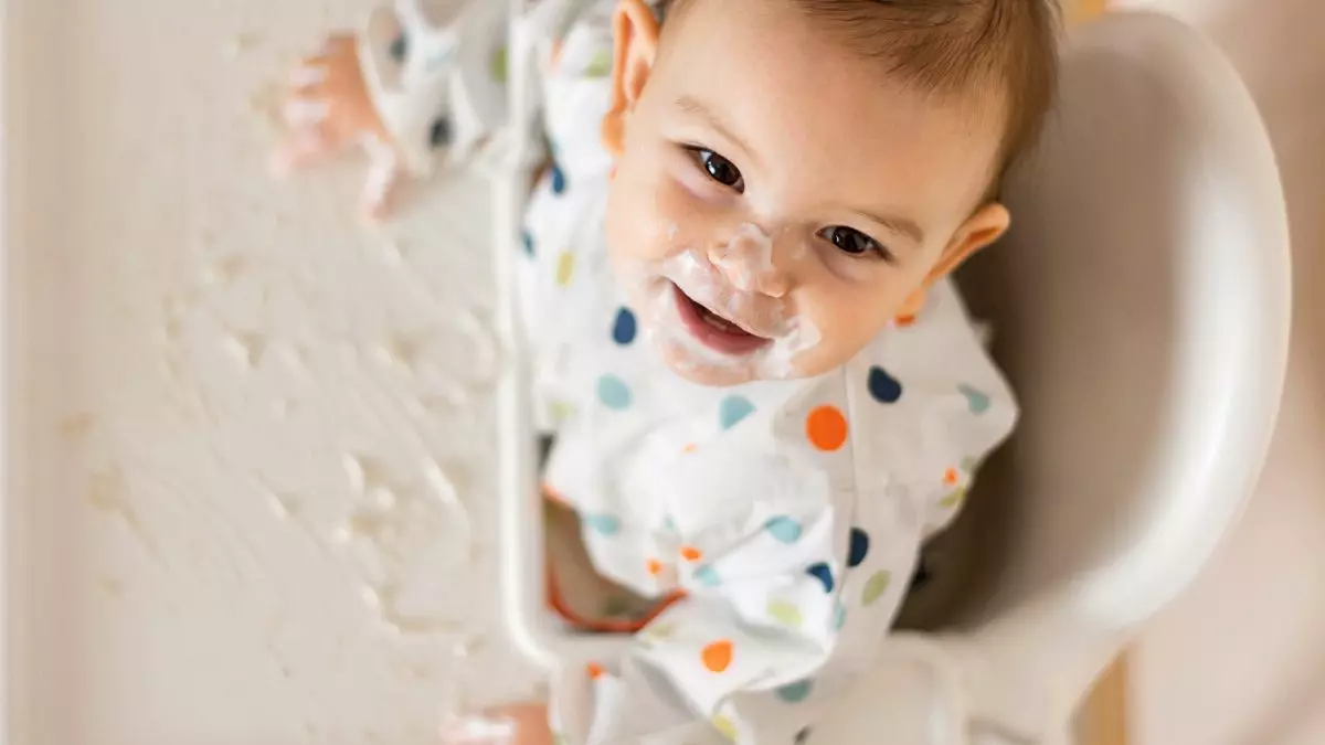 Teaching your little one independence with feeding
