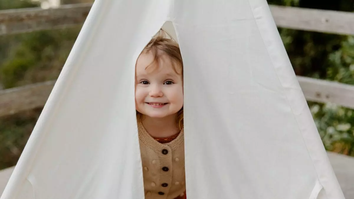 The best ways to support your child if they are shy-