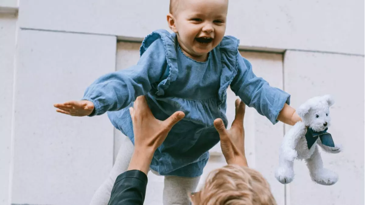 3 at home activities for bonding with your baby