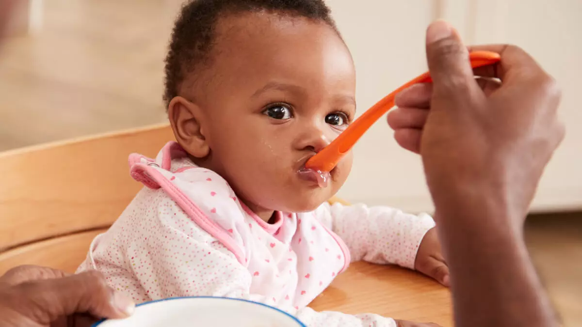 When to Feed Baby Cereal and Tips for Starting Solids