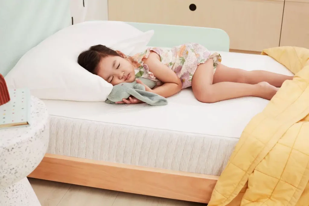 9-Tips-for-choosing-a-kids-mattress-so-comfy-body-image-2-1024x682