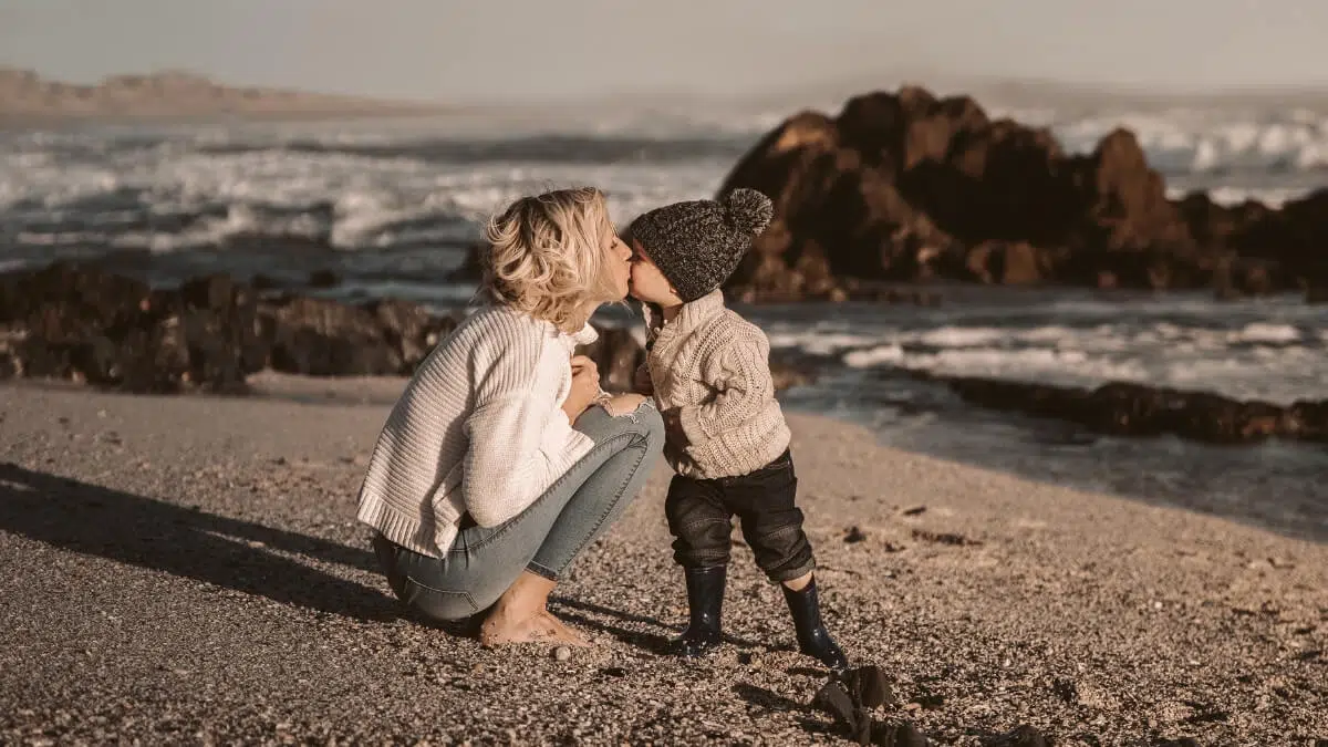 How toddlers show affection