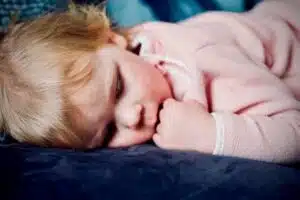 Surviving the 2-to-1 nap transition: When do babies drop to one nap?