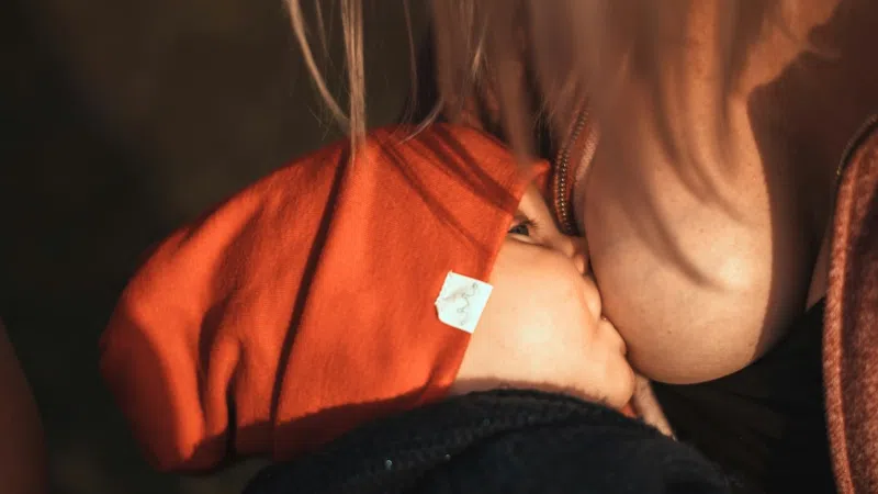 When and how can I stop breastfeeding?